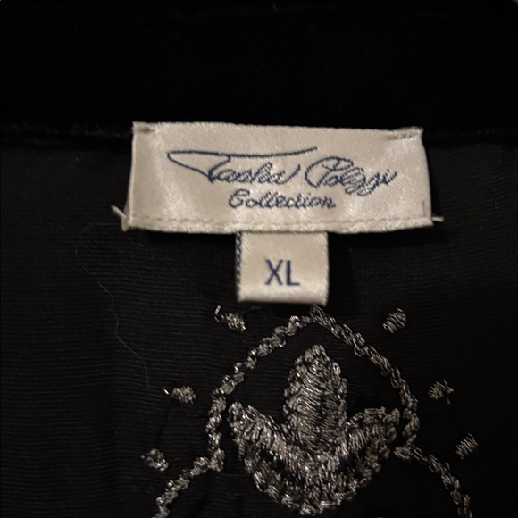 Black Embroidered velvet western Button-Up Shirt - Picture 2 of 7